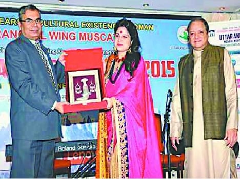 Folk singer happily honored Omani capital Muscat